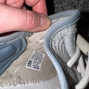 Yeezy “cloud white” 350 v2 5.5 men’s